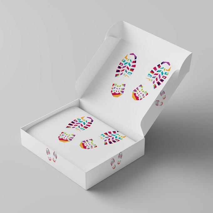 Custom White Corrugated Cardboard Shipping Box for Clothing Underwear Shoe Packaging 9