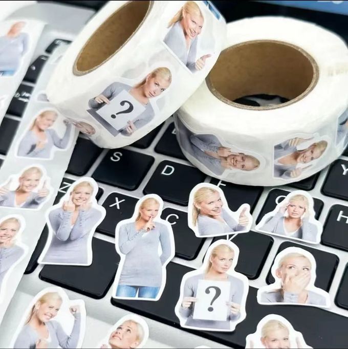 Waterproof Round Self Adhesive Sticker Roll Vinyl Circle Label Sticker 1