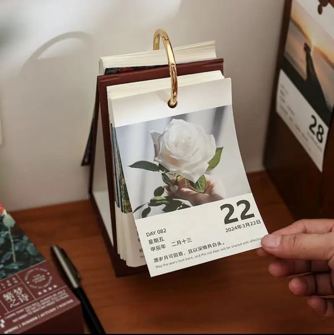 Custom Printed Advent Calendar Desk Calendar With Tear Off Landscape Paintings 0